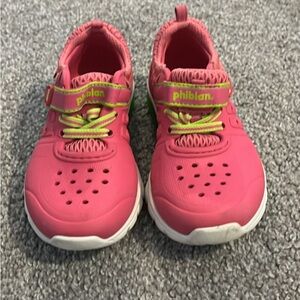 Phibian girls pink size 7 sneakers brand new
